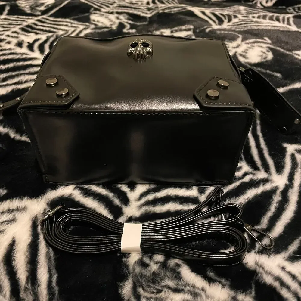 Edgy Goth Stud Chic Punk Skull Crossbody Hand & Shoulder Bag Purse
